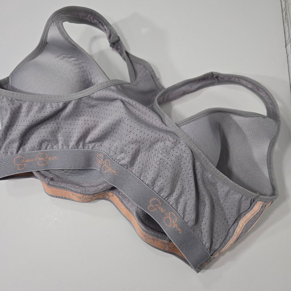 Jessica Simpson bra - Picture 11 of 12